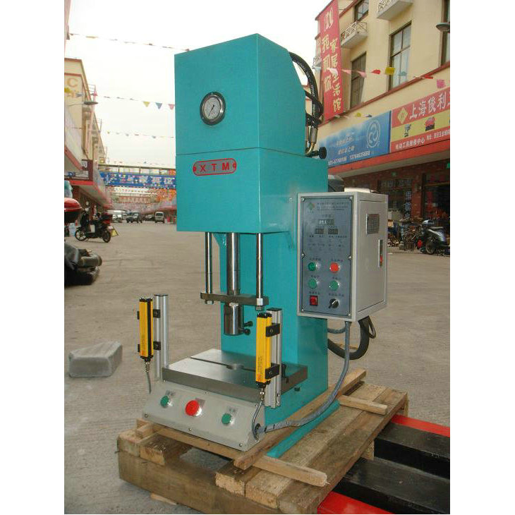 XTM single-column oil hydraulic press